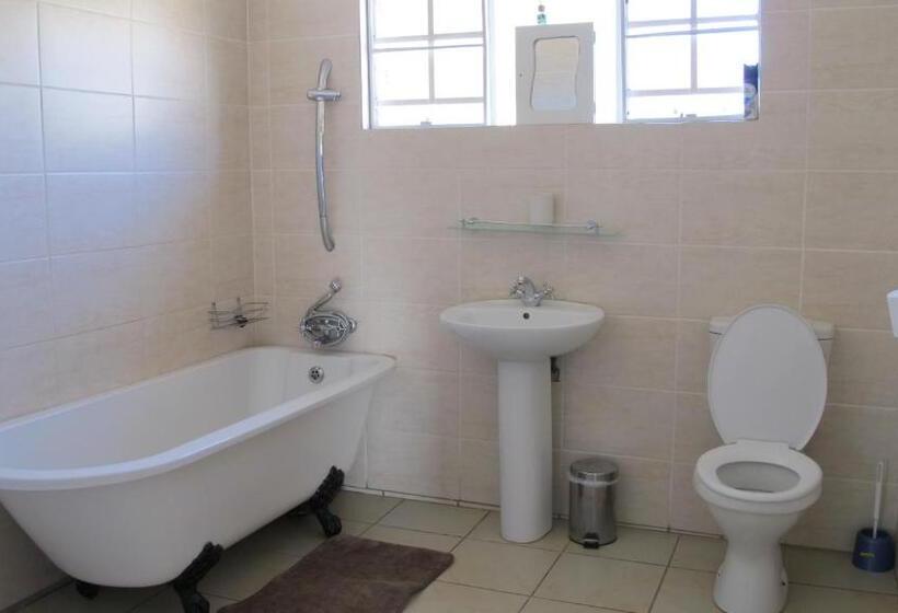 سوییت خانوادگی, Swinburn’s Rest