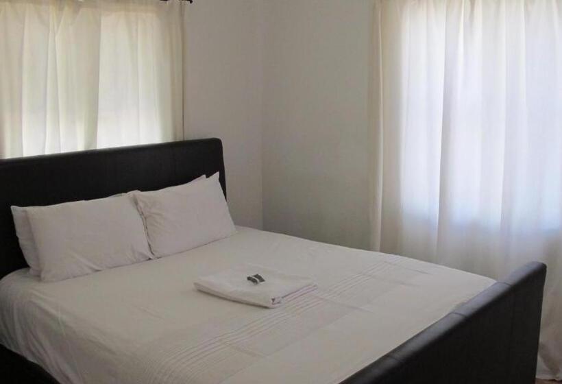 استودیوی استاندارد, Swinburn’s Rest