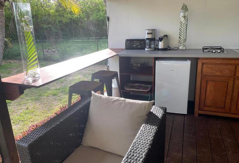 بانگلوی استاندارد با چشمانداز دریا, Poé Côté Lagon