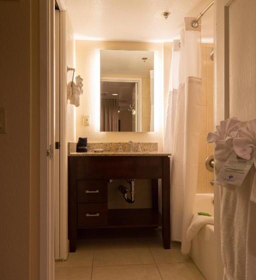 استودیوی استاندارد, Coronado Beach Resort