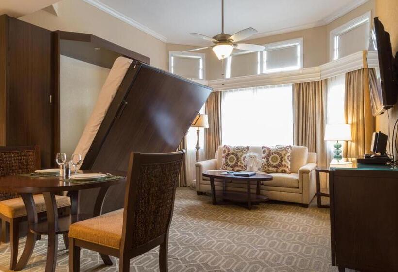 استودیوی استاندارد, Coronado Beach Resort