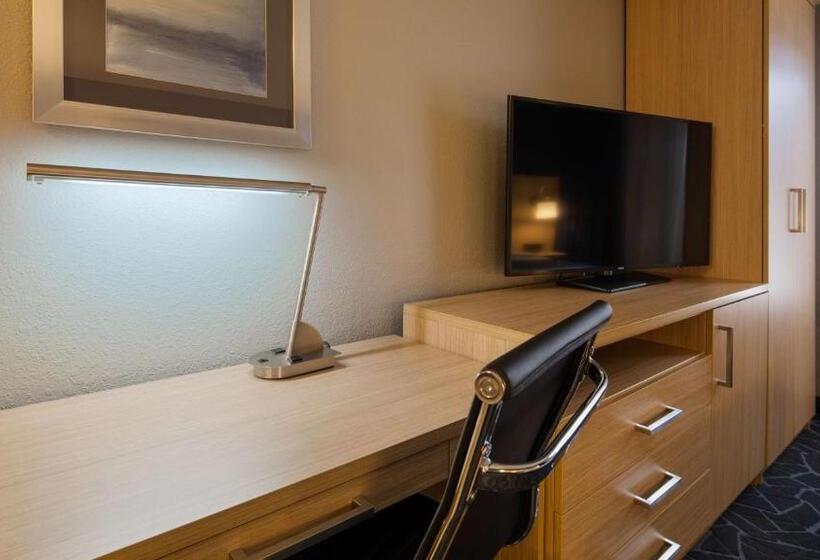 غرفة قياسية سرير كينج, Best Western Eau Claire South