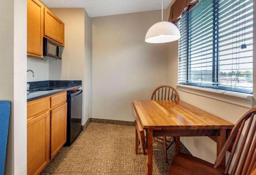 キングサイズベッドのスイートルーム, Comfort Inn & Suites Montpelierberlin