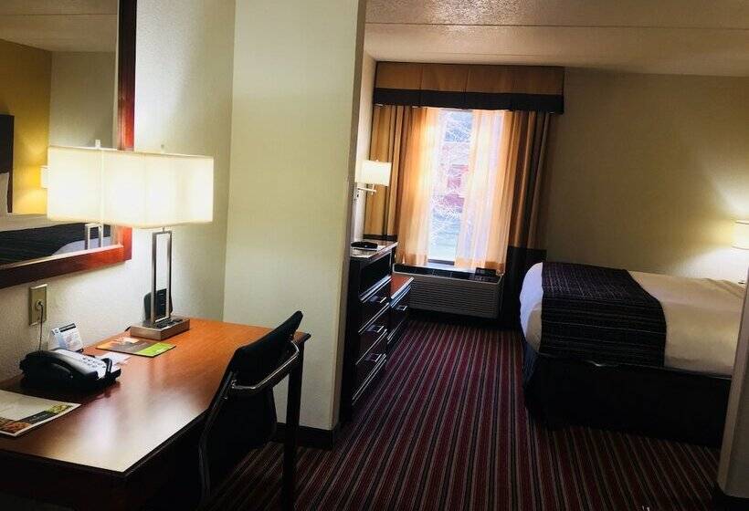 جناح مزود بجاكوزى, Country Inn & Suites By Radisson, Alpharetta, Ga