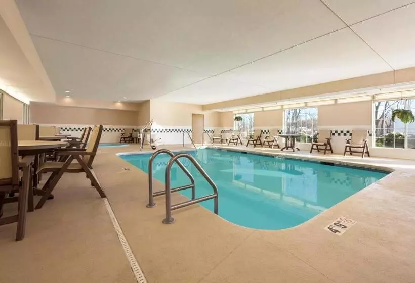 キングサイズベッドのスイートルーム, Country Inn & Suites By Radisson, Clinton, Ia