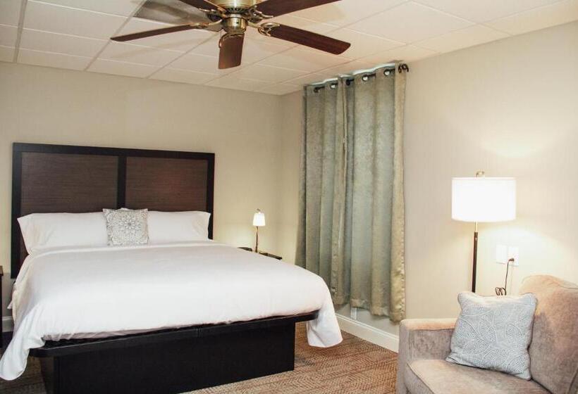 Номер Deluxe Кровать Кинг, Country Squire Inn And Suites