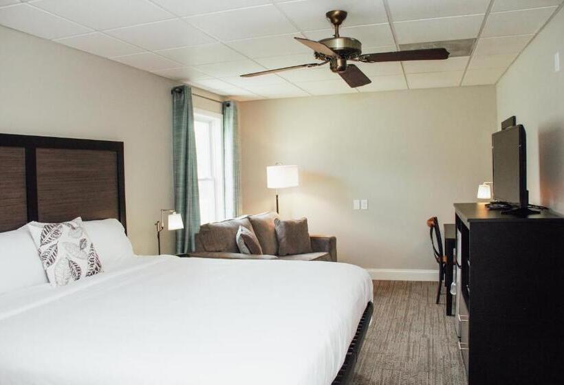 Номер Deluxe Кровать Кинг, Country Squire Inn And Suites