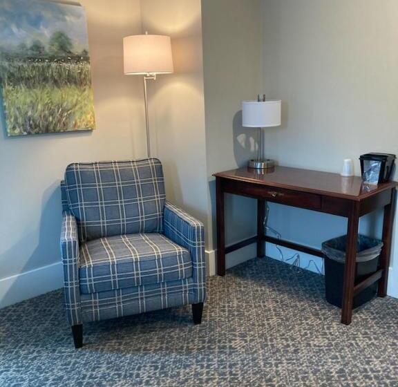 Quarto Deluxe, Country Squire Inn And Suites