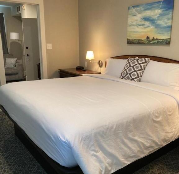 Номер Deluxe Кровать Кинг, Country Squire Inn And Suites