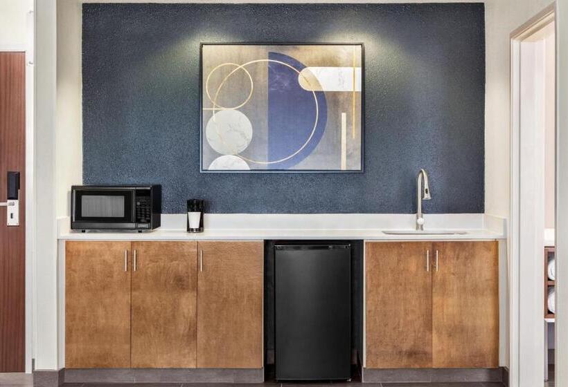 스위트 킹사이즈 침대, Courtyard Houston Sugar Land/stafford