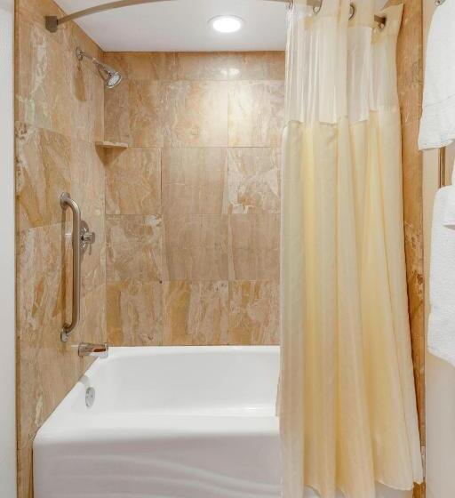 חדר סטנדרט עם מיטת קינג, Courtyard By Marriott Portsmouth