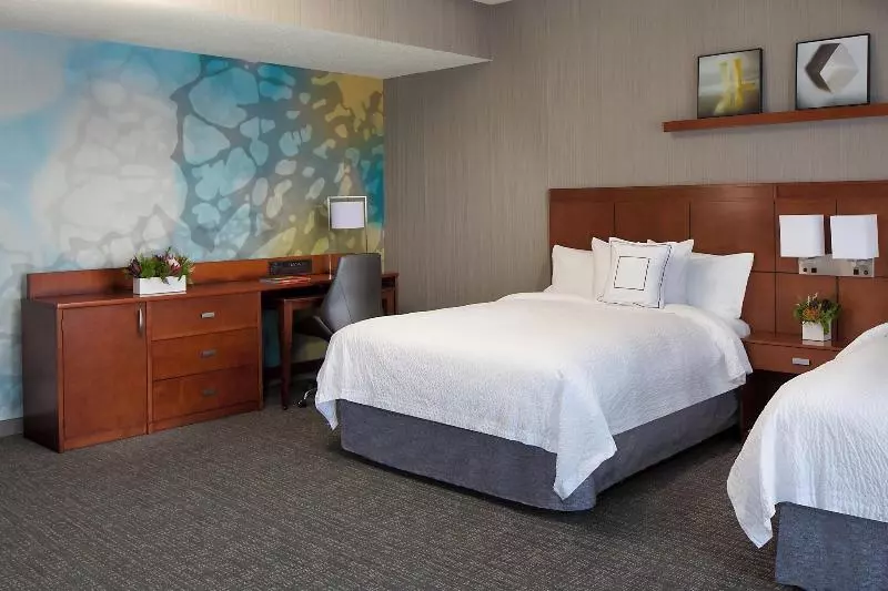 اتاق استاندارد با تخت بزرگ, Courtyard Grand Rapids Downtown