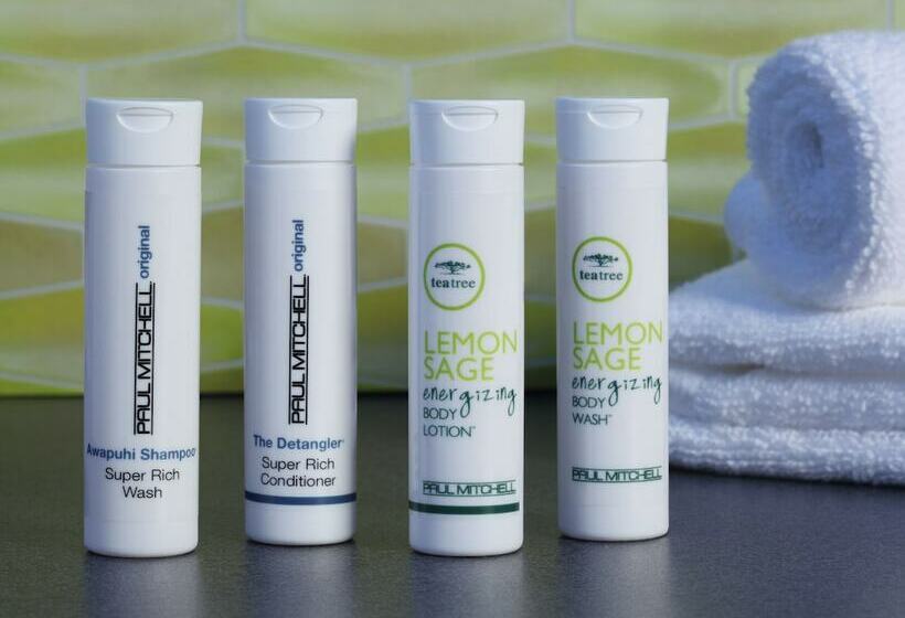 جناح مزوَّد بشرفة, Courtyard St. Louis Westport Plaza