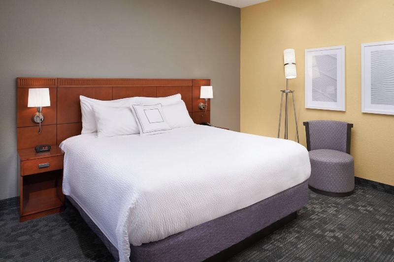 Стандартный Номер Кровать Кинг, Courtyard St. Louis Westport Plaza