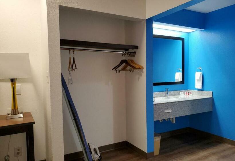 غرفة قياسية سرير كينج, Days Inn By Wyndham Lexington