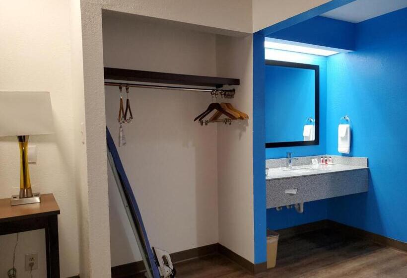 غرفة قياسية سرير كينج لذوى الإحتياجات الخاصة, Days Inn By Wyndham Lexington