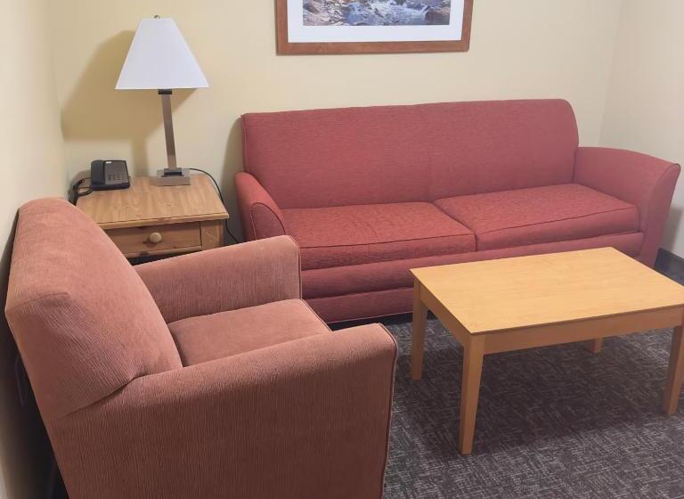 适合残疾人士使用的套间, Duluth Inn & Suites Near Spirit Mountain