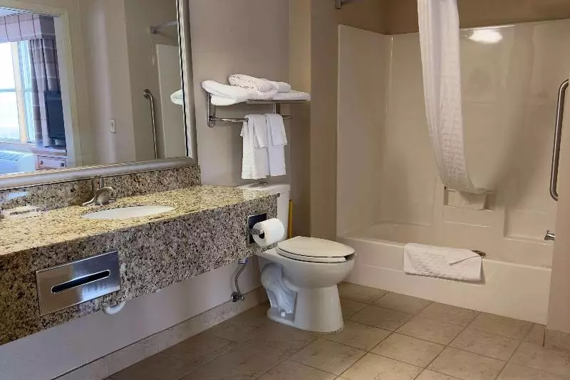Sviitti Liikuntarajoitteisille, Duluth Inn & Suites Near Spirit Mountain