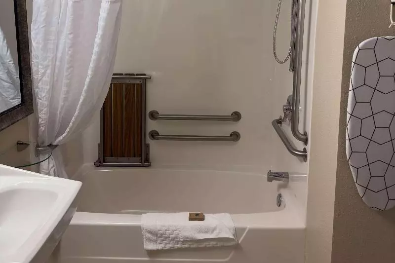 Sviitti Liikuntarajoitteisille, Duluth Inn & Suites Near Spirit Mountain