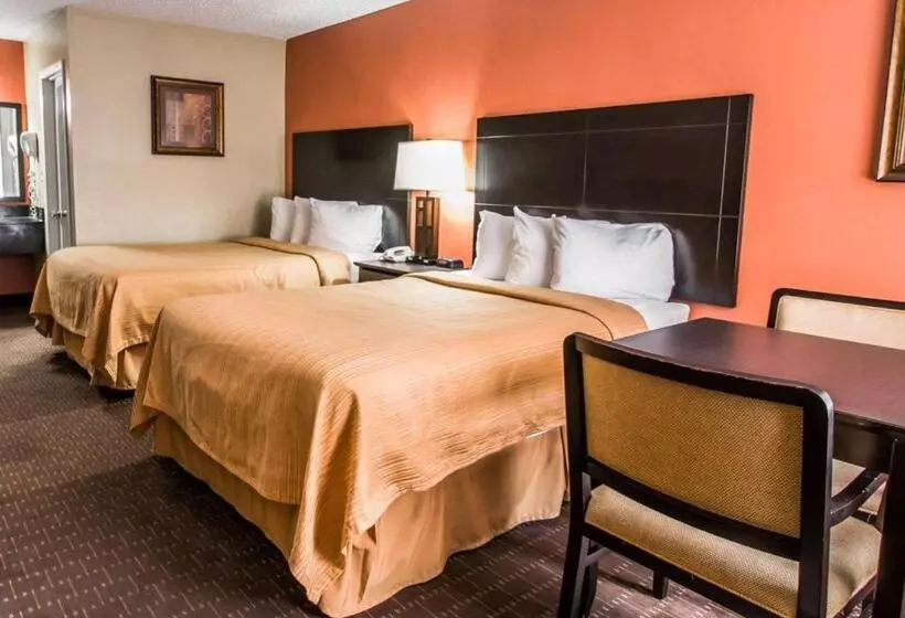 ２ダブルベッドのスタンダードルーム, Quality Inn Near Blue Spring