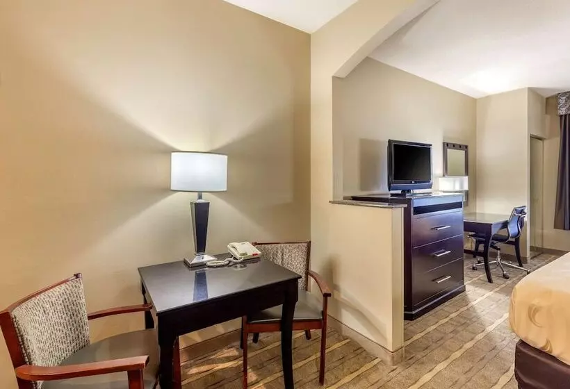 スイート, Quality Inn & Suites Durant