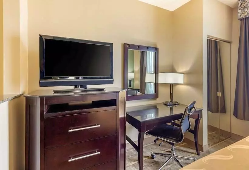 スイート, Quality Inn & Suites Durant
