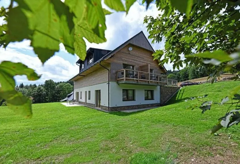 ドゥプレックスルーム, Apartmány Chata Večernice