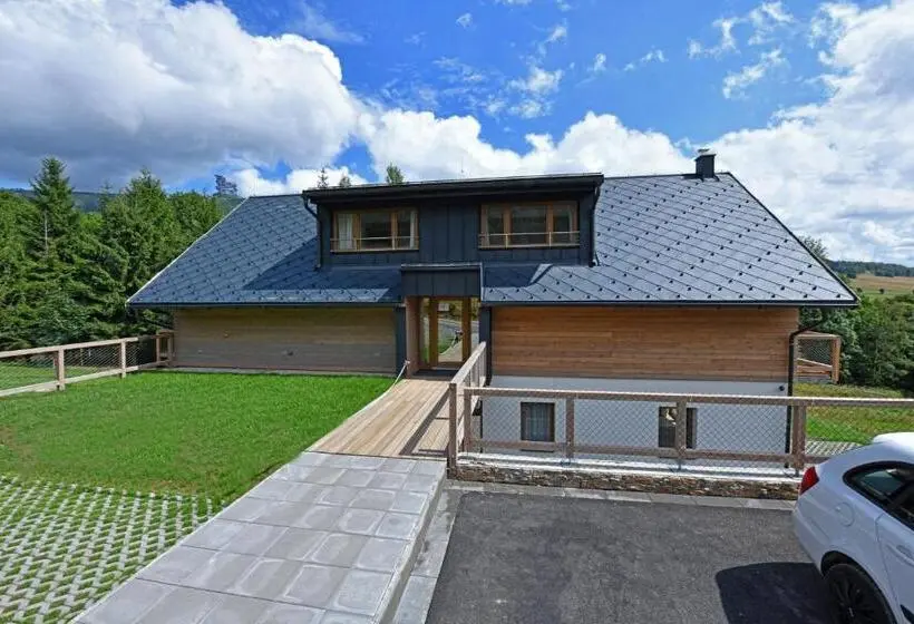 ドゥプレックスルーム, Apartmány Chata Večernice