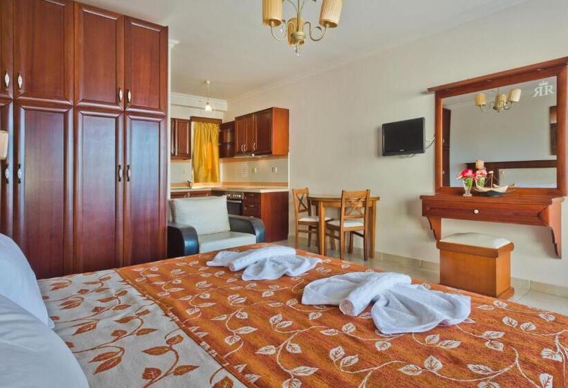 استودیو استاندارد با چشمانداز, Royal Beach