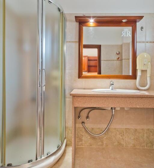 استودیو استاندارد با چشمانداز استخر, Royal Beach