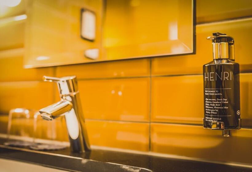 标准工作室, Henri Hotel Düsseldorf Downtown