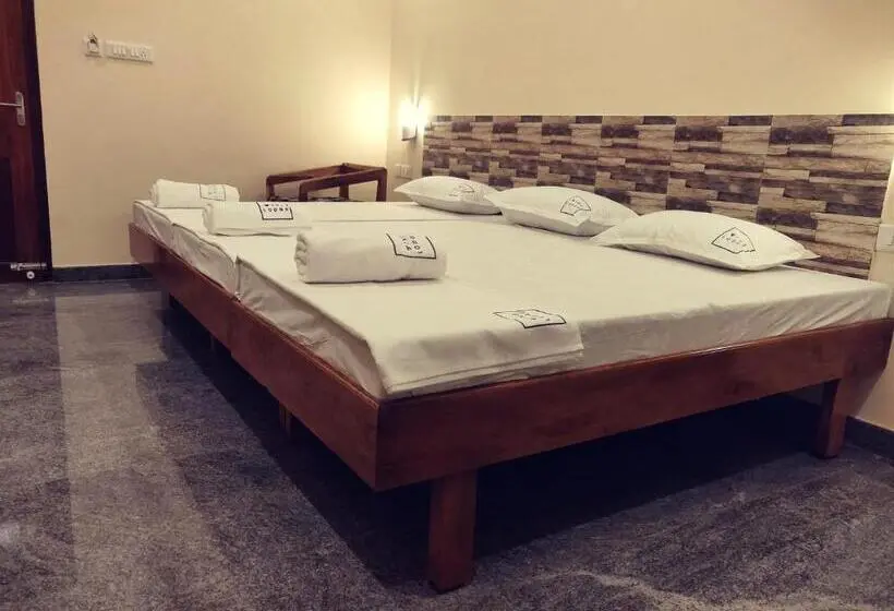 Economy Triple Room, Wins