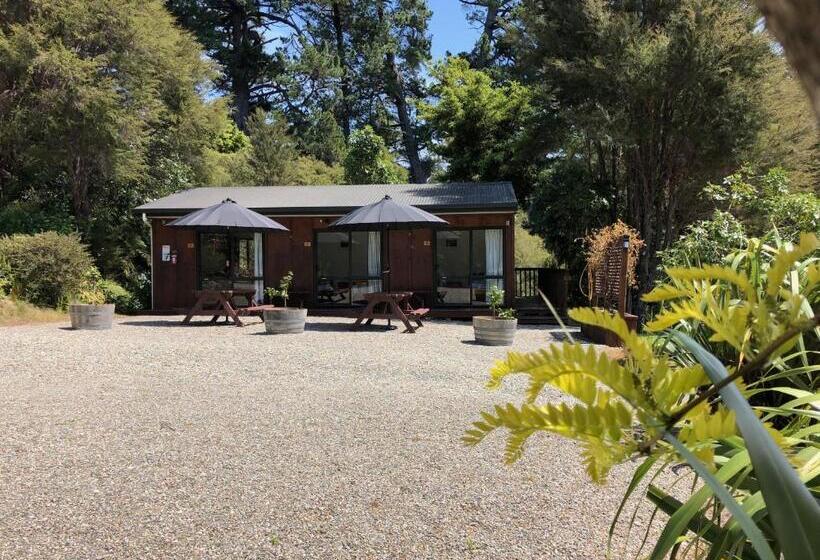 חדר סטנדרט לשלושה עם חדר אמבטיה משוף, Kanuka Ridge Lodge