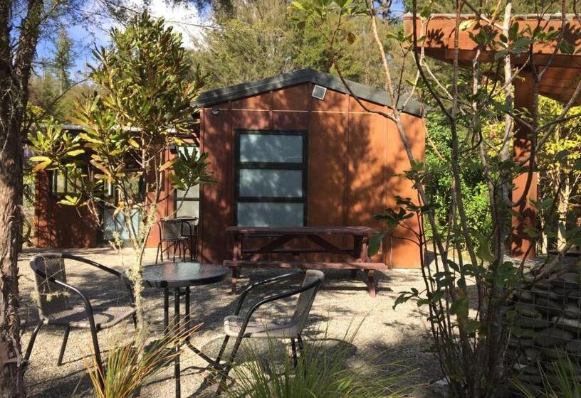 חדר סטנדרט לשלושה עם חדר אמבטיה משוף, Kanuka Ridge Lodge