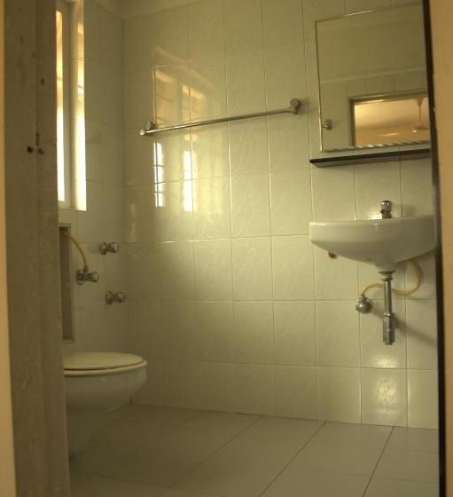 اتاق استاندارد یک نفره, Ywca International Centre