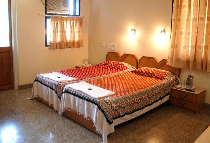 اتاق پرمیوم, Ywca International Centre