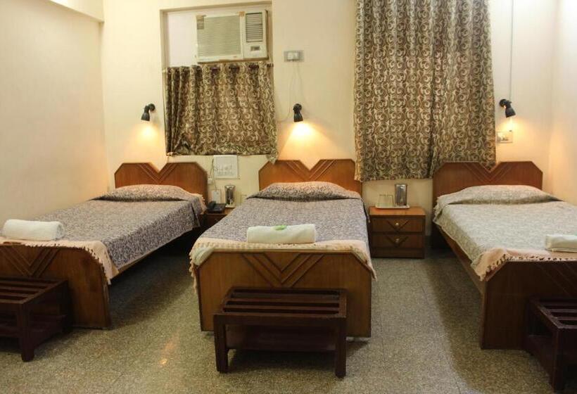 اتاق استاندارد سه نفره, Ywca International Centre