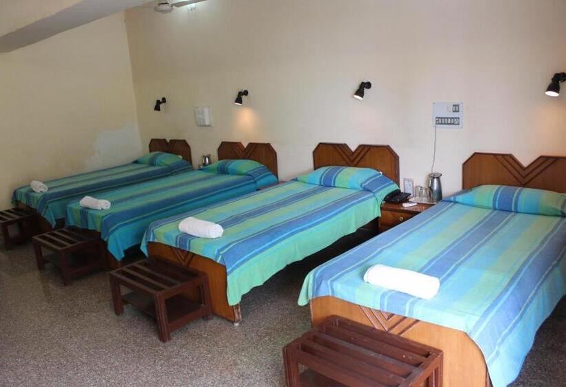 اتاق لوکس خانوادگی, Ywca International Centre