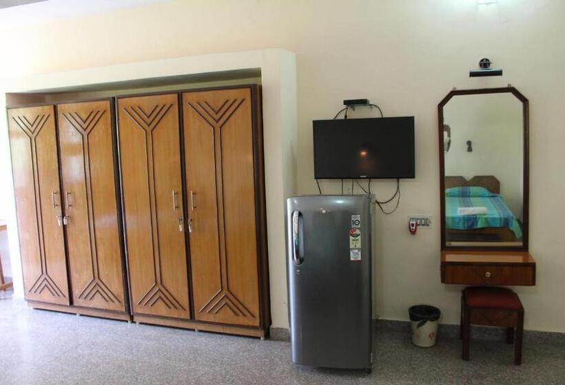 اتاق لوکس خانوادگی, Ywca International Centre