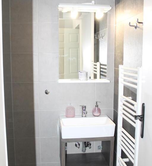 اتاق استاندارد, Varga Villa