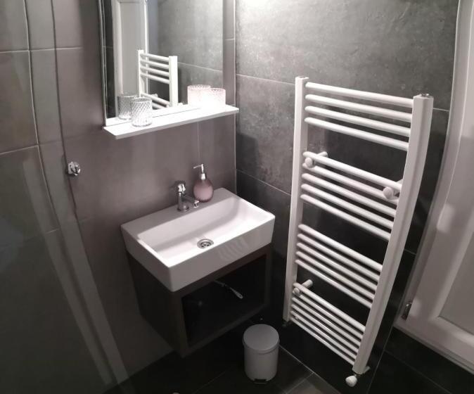 اتاق استاندارد, Varga Villa