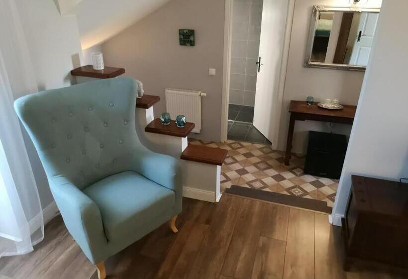 اتاق استاندارد, Varga Villa