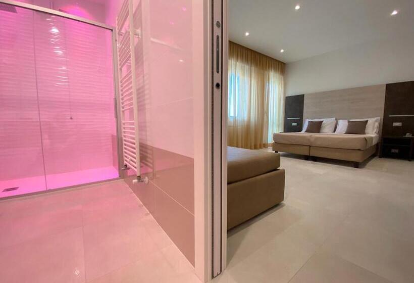 标准间侧面带海景, Edison Hotel Seaview & Spa