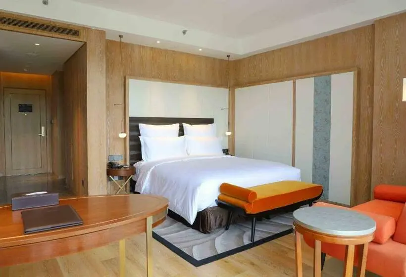 キングサイズベッドのデラックスルーム, Pullman Changbaishan Resort