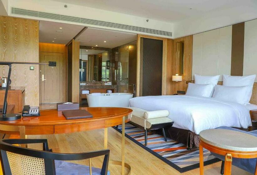 Номер Deluxe Кровать Кинг, Pullman Changbaishan Resort
