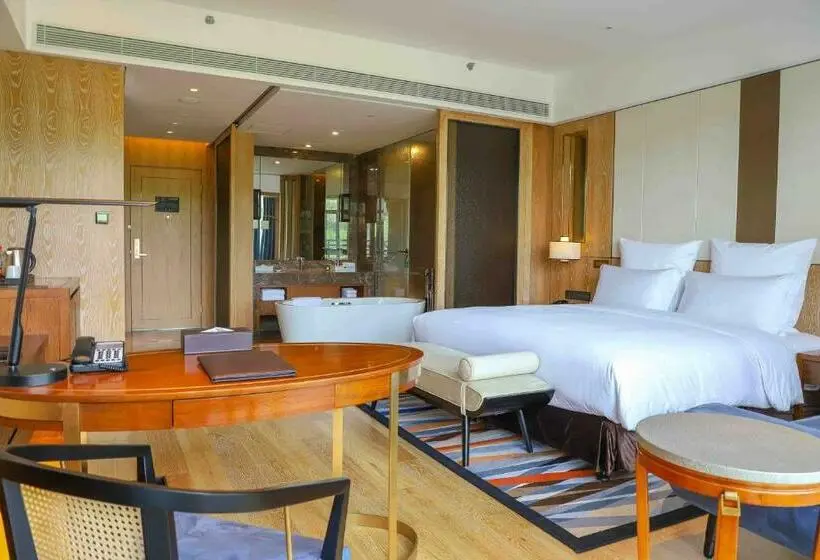 キングサイズベッドのデラックスルーム, Pullman Changbaishan Resort