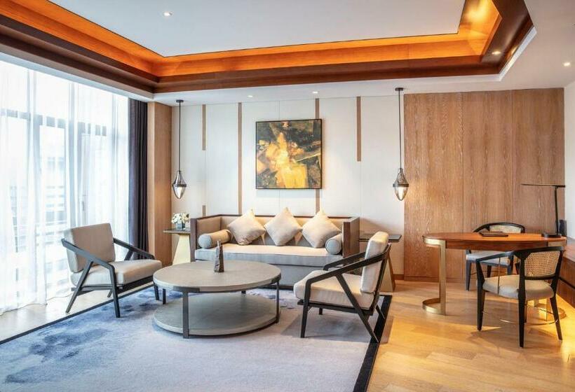 Люкс Deluxe Кровать Кинг, Pullman Changbaishan Resort