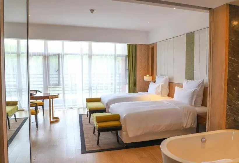 キングサイズベッドのデラックスルーム, Pullman Changbaishan Resort