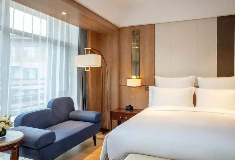 キングサイズベッドのデラックスルーム, Pullman Changbaishan Resort
