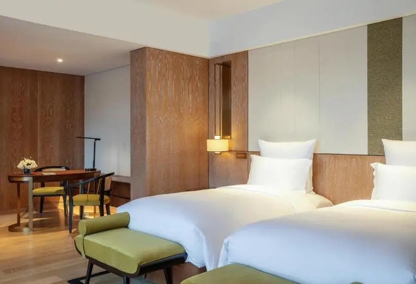 キングサイズベッドのデラックスルーム, Pullman Changbaishan Resort